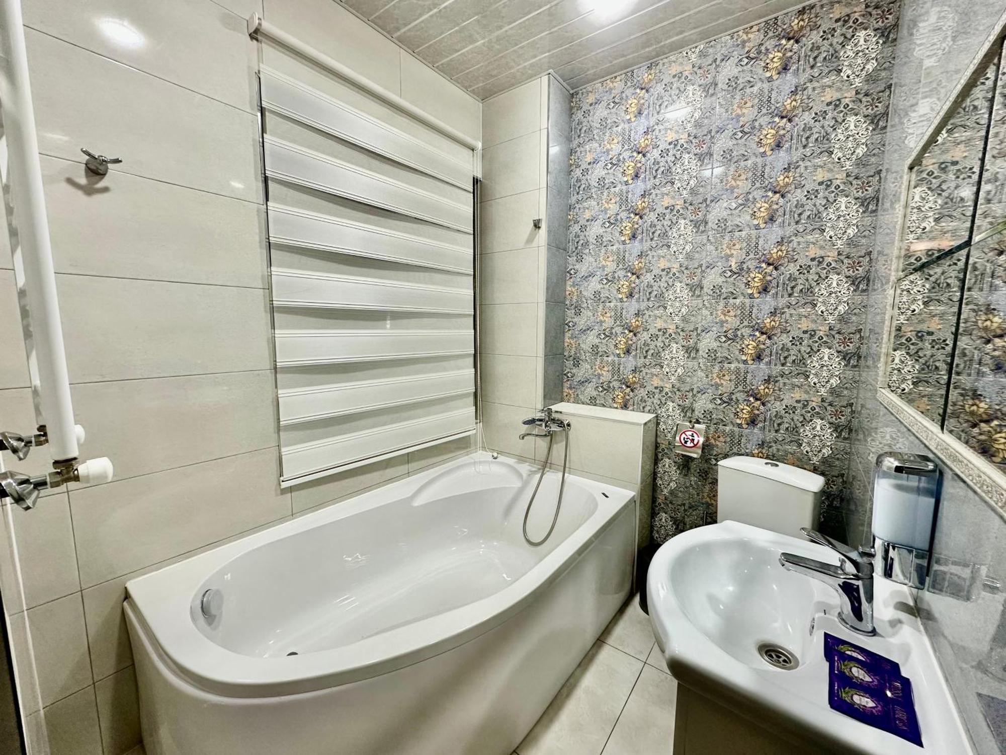 Tadevosyan Guest House Bjni 외부 사진