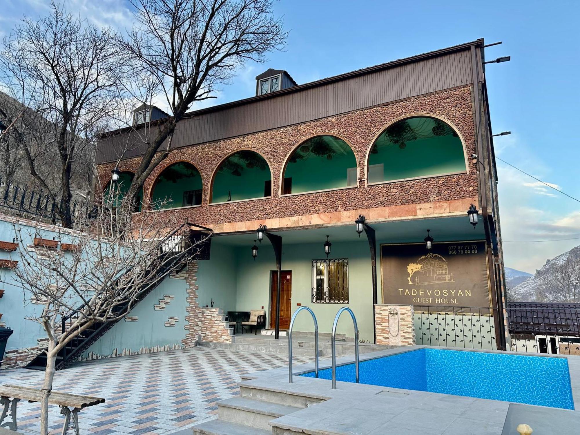 Tadevosyan Guest House Bjni 외부 사진